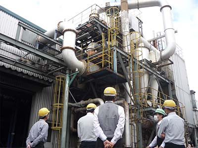 見学風景の写真